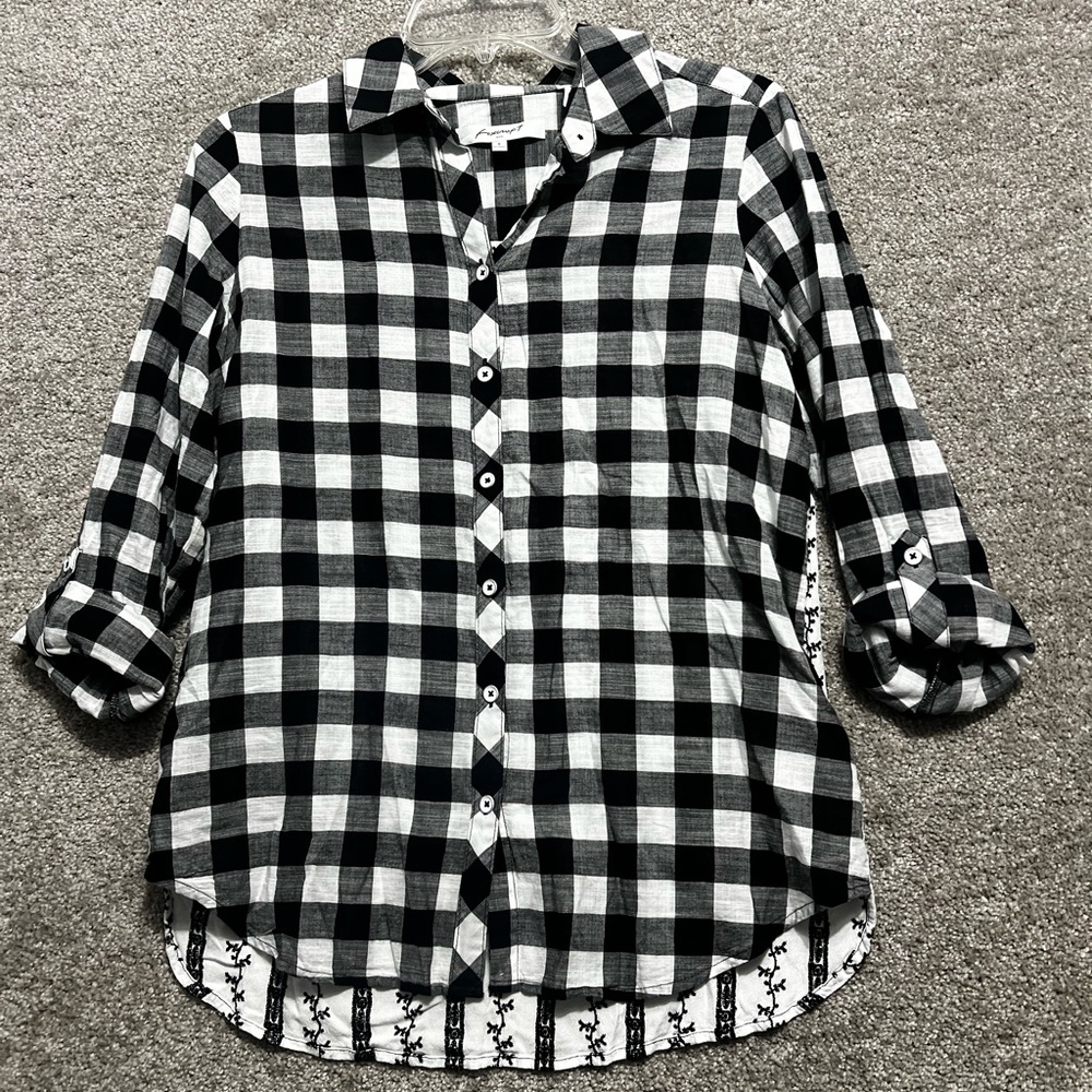 Foxcroft NYC Woman’s Button Front Floral Plaid Embroidered Top Size 8